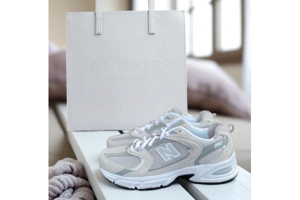 Σετ Γυναικείο Με Έκπτωση